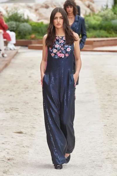 Look 64